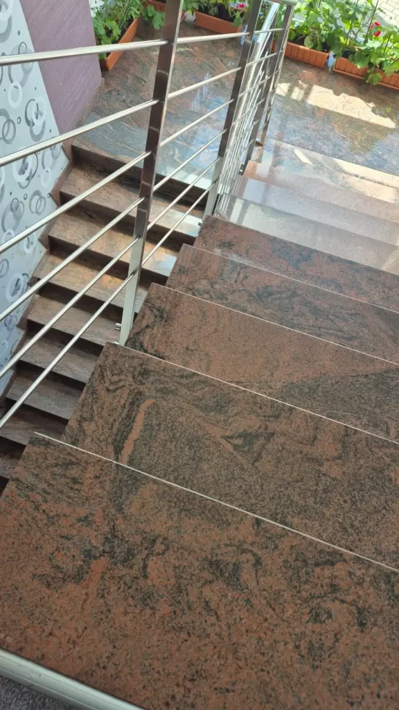 Granit Rosu Multicolor