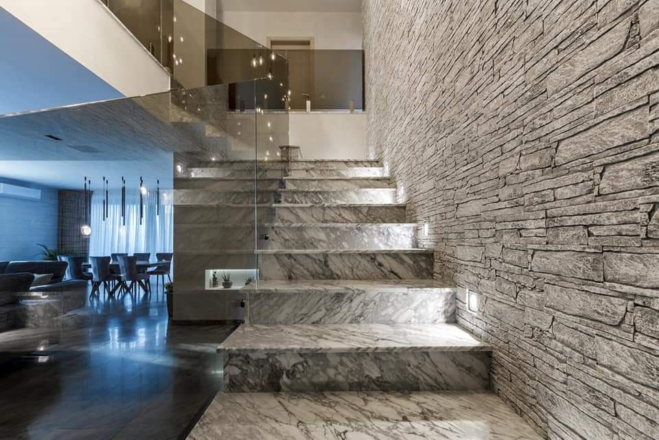 Trepte Marmura Alba Arabescato