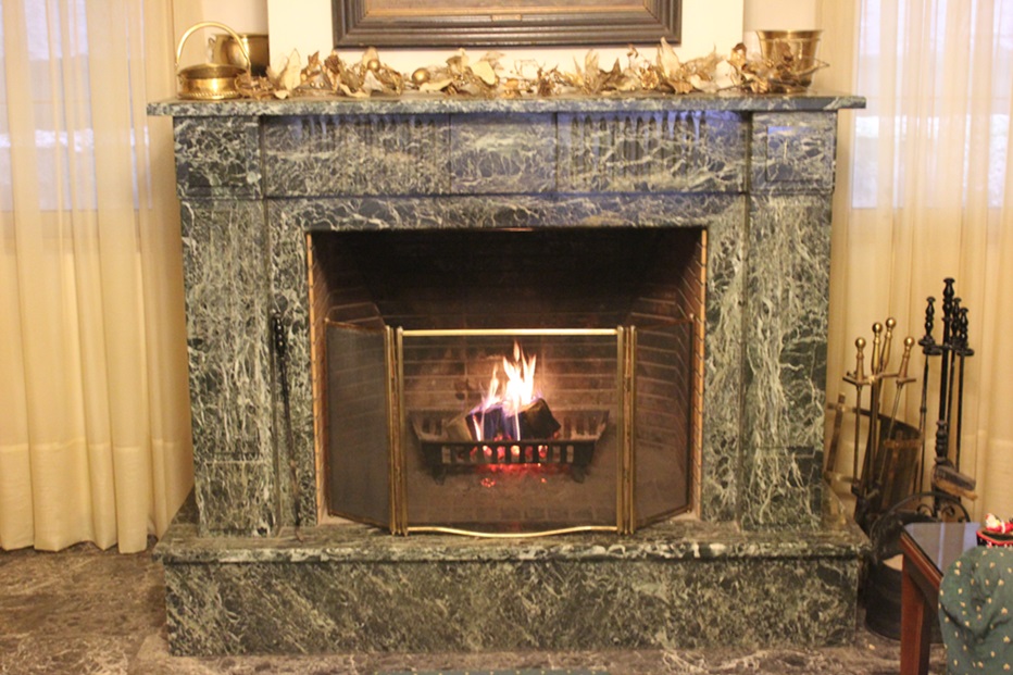 Semineu Placat cu Marmura Verde