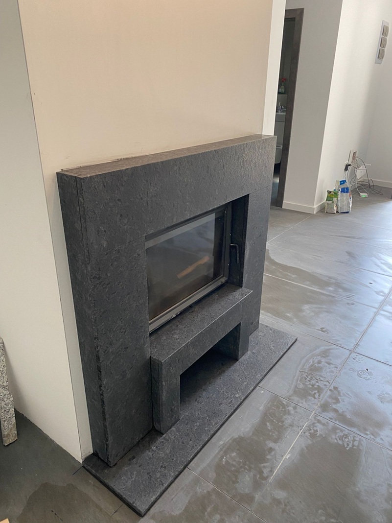 Granit Periat pentru Semineu