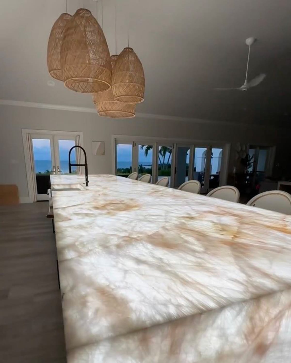 Cuart Natural Crystallo