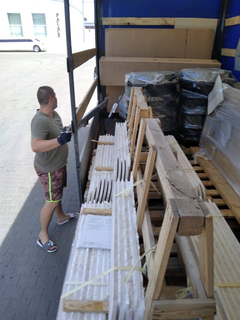 Transportul pieselor personalizate