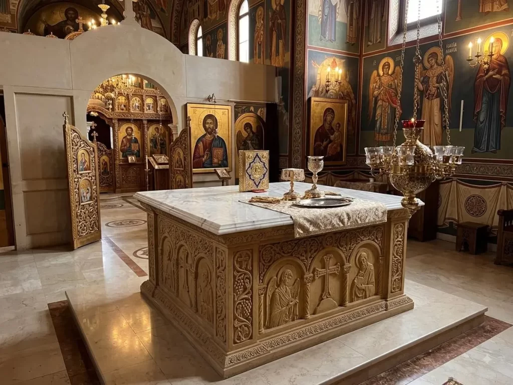 Altar biserică din marmură