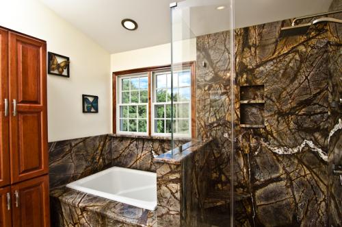 Rainforest-Brown-Granite-Bathroom-8